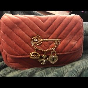 NEW Aldo velour crossbody bag, light Peach/Gold. PRICE IS FIRM 🌷